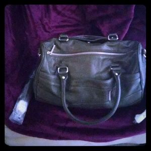 Vivían Kay olive green leather bag sold by Wilsons